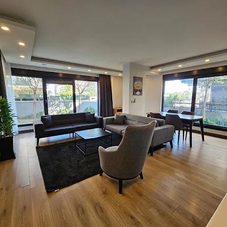 公寓 Professionally Maintained, Spacious New Residences Near Lara & Kundu *